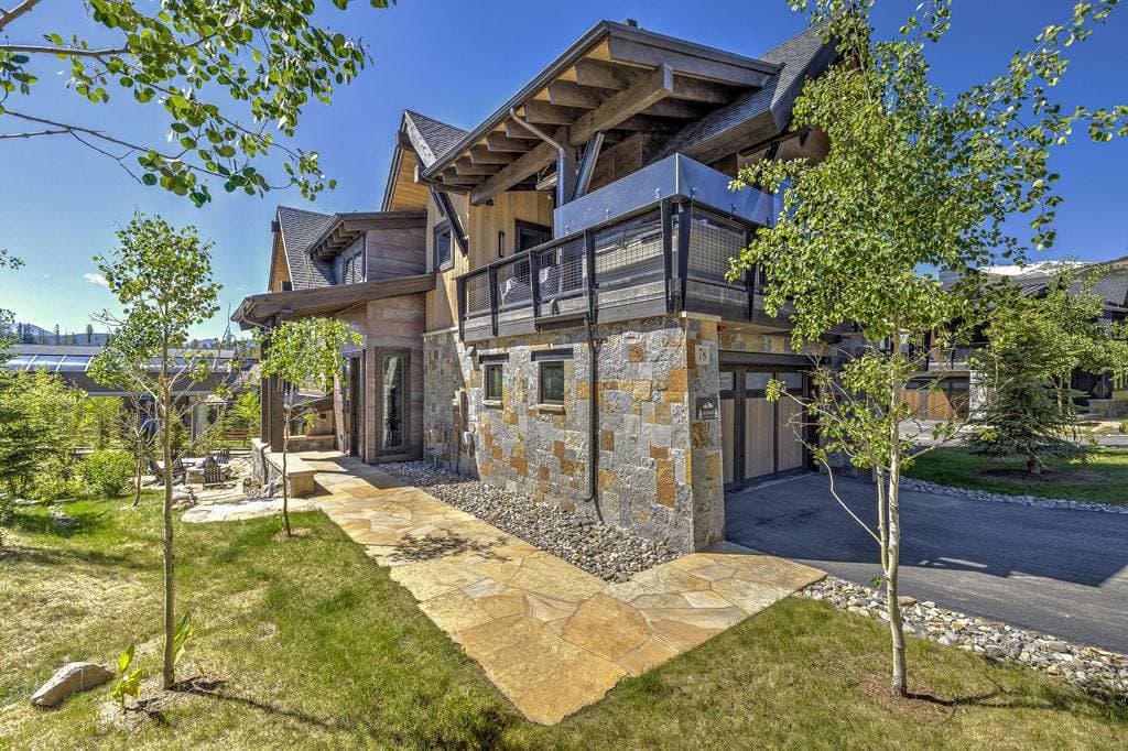 Falcon Haus - Image 40