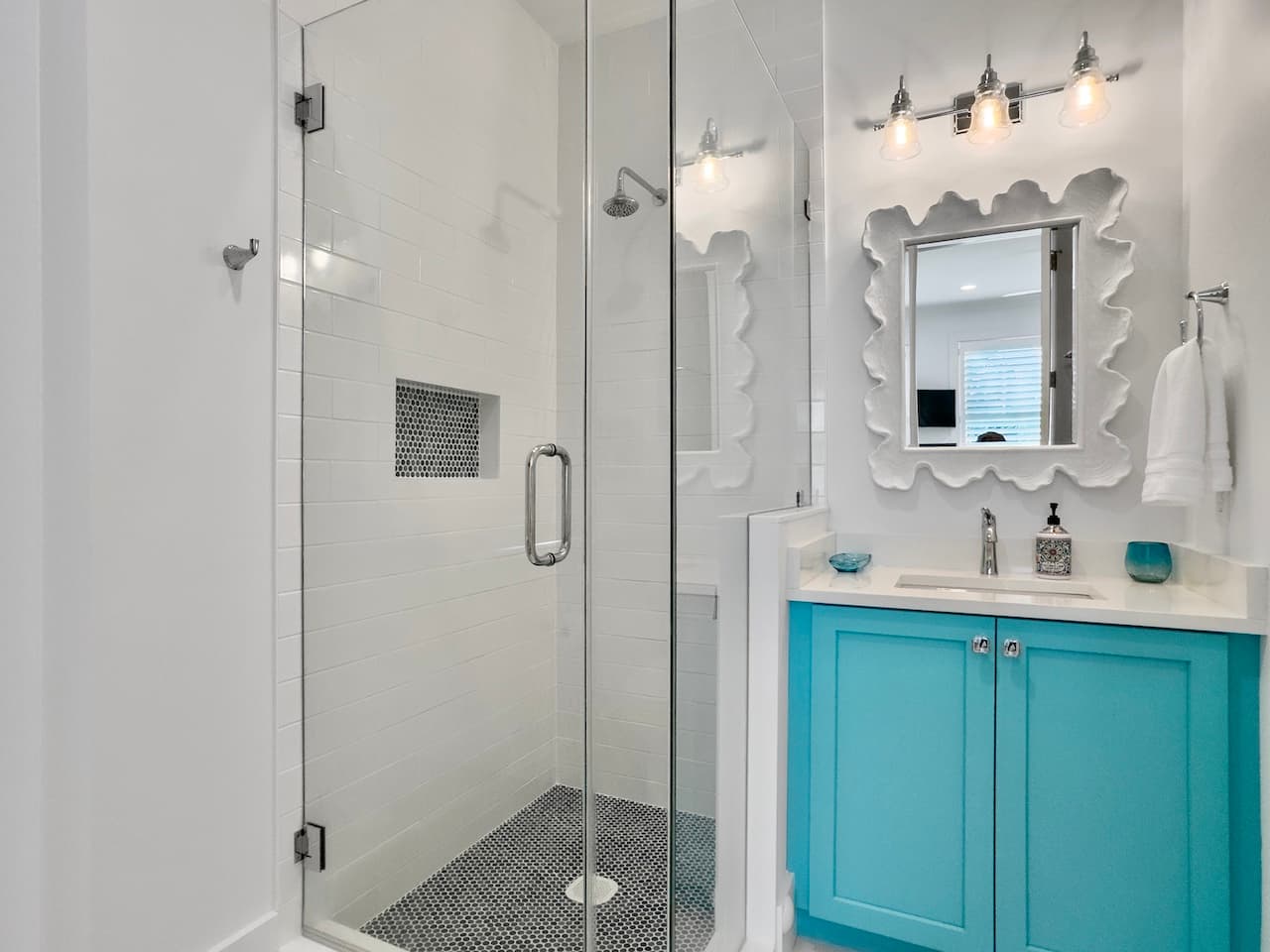 Cameron by the Sea - Image 44