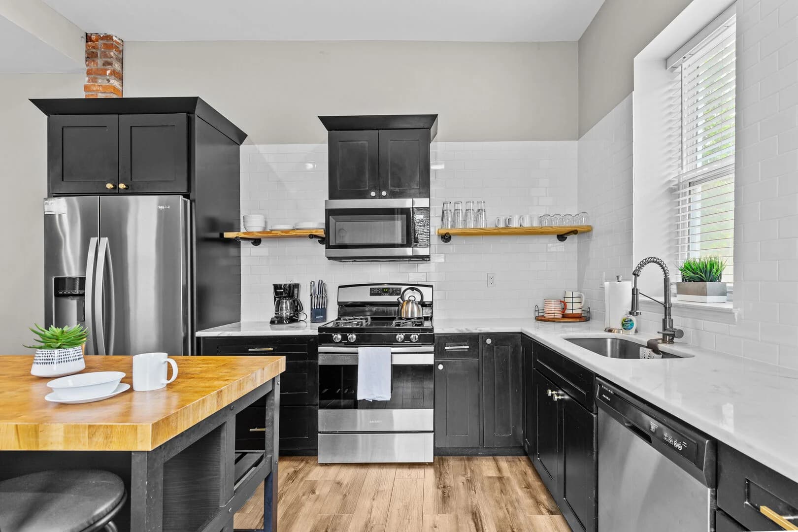 Designer Townhome - Image 7