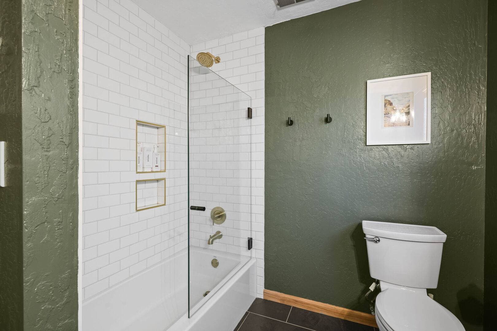 Sleeping Bear Lodge - Image 16