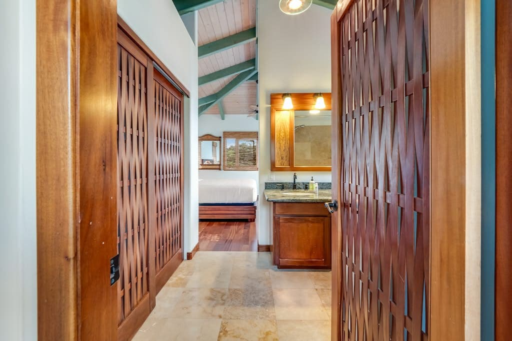 Manini Beachfront Getaway - Image 22