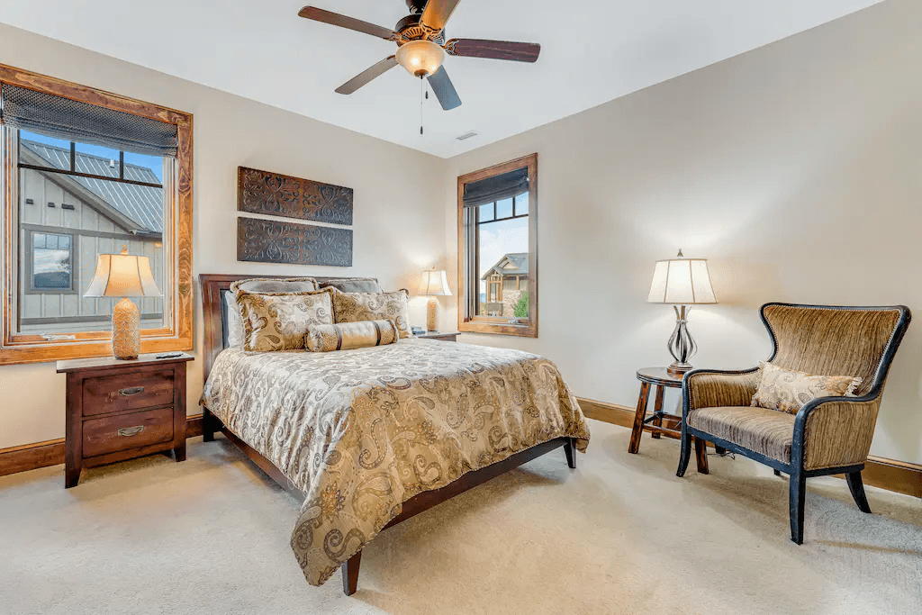 Red Tail Home - Image 11