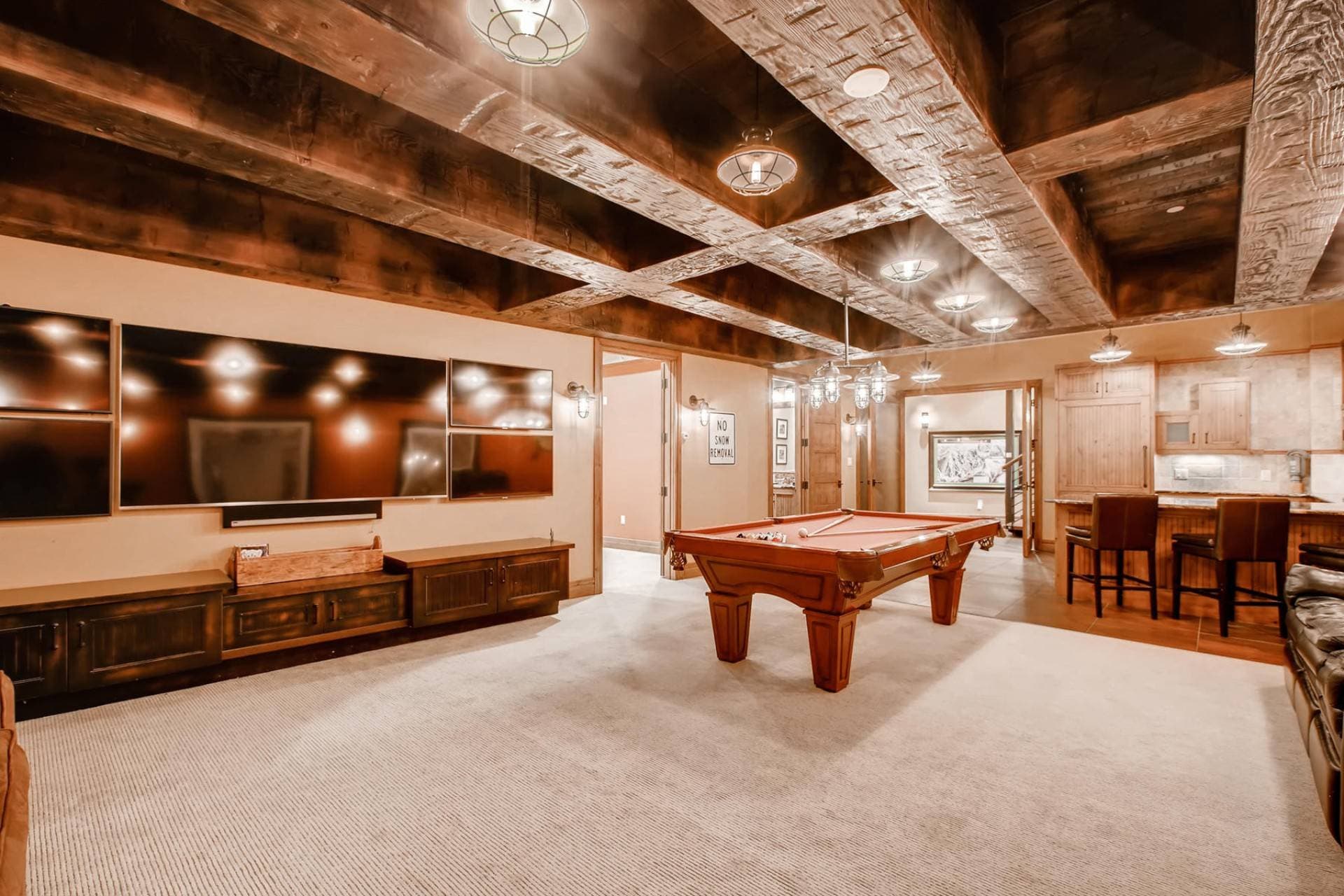 Warming Hut - Image 13