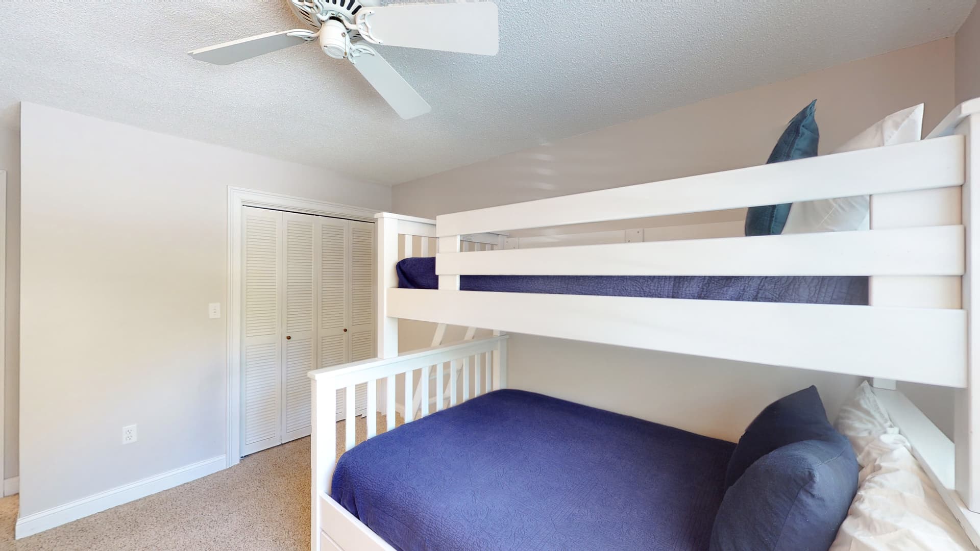 Lookout Home - Image 21