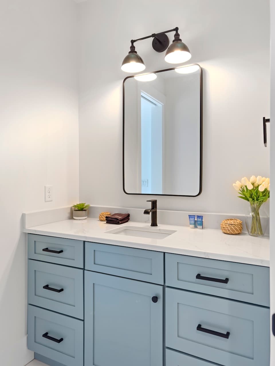 Amalfi Palms - Image 54