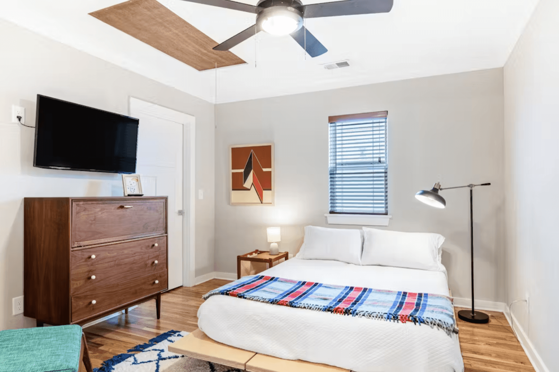 Sleek Cottage - Image 10