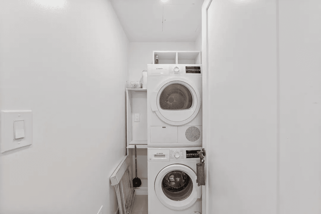 Clinton Home - Image 29