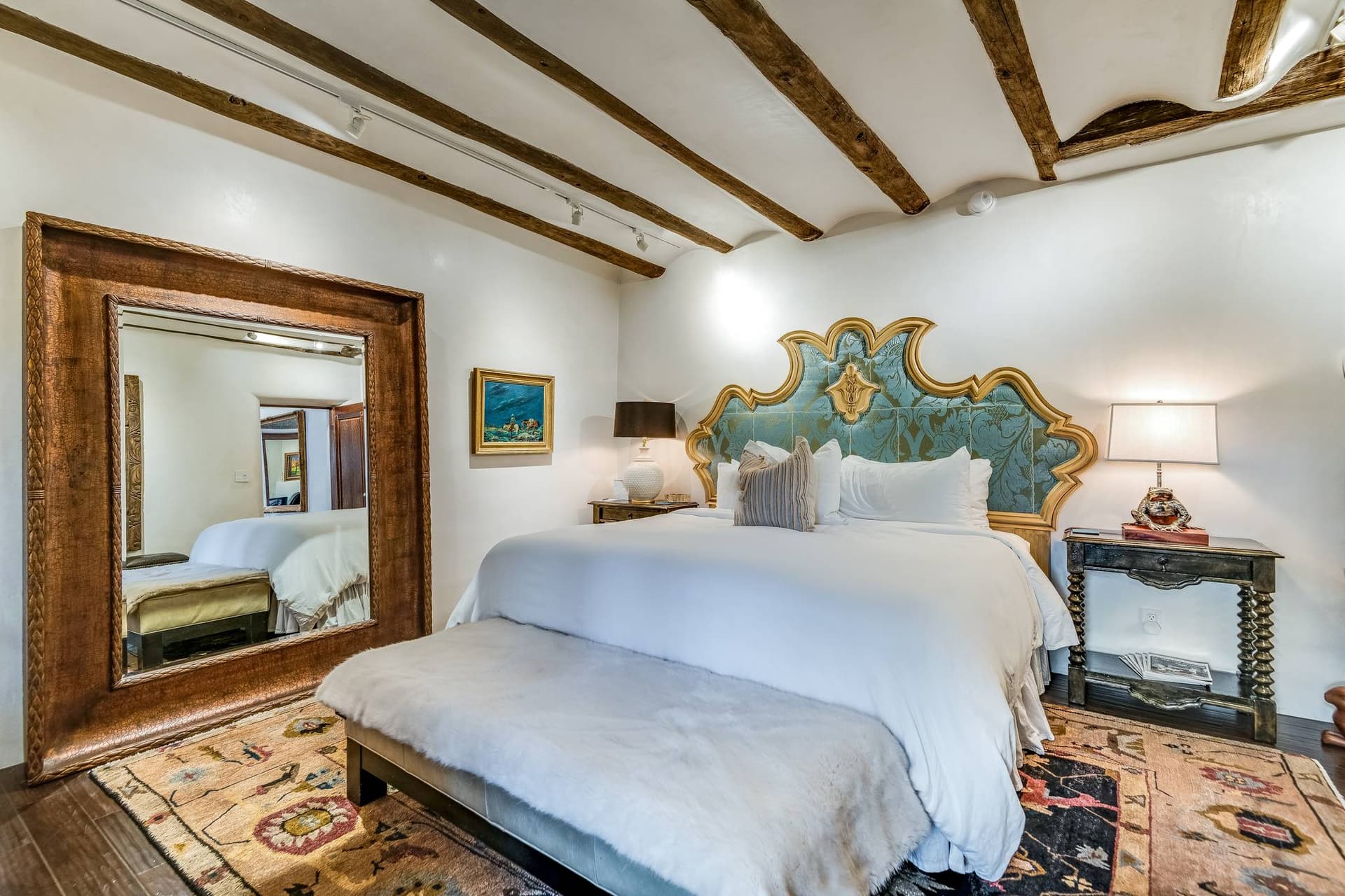 Palace Hillside - Image 17