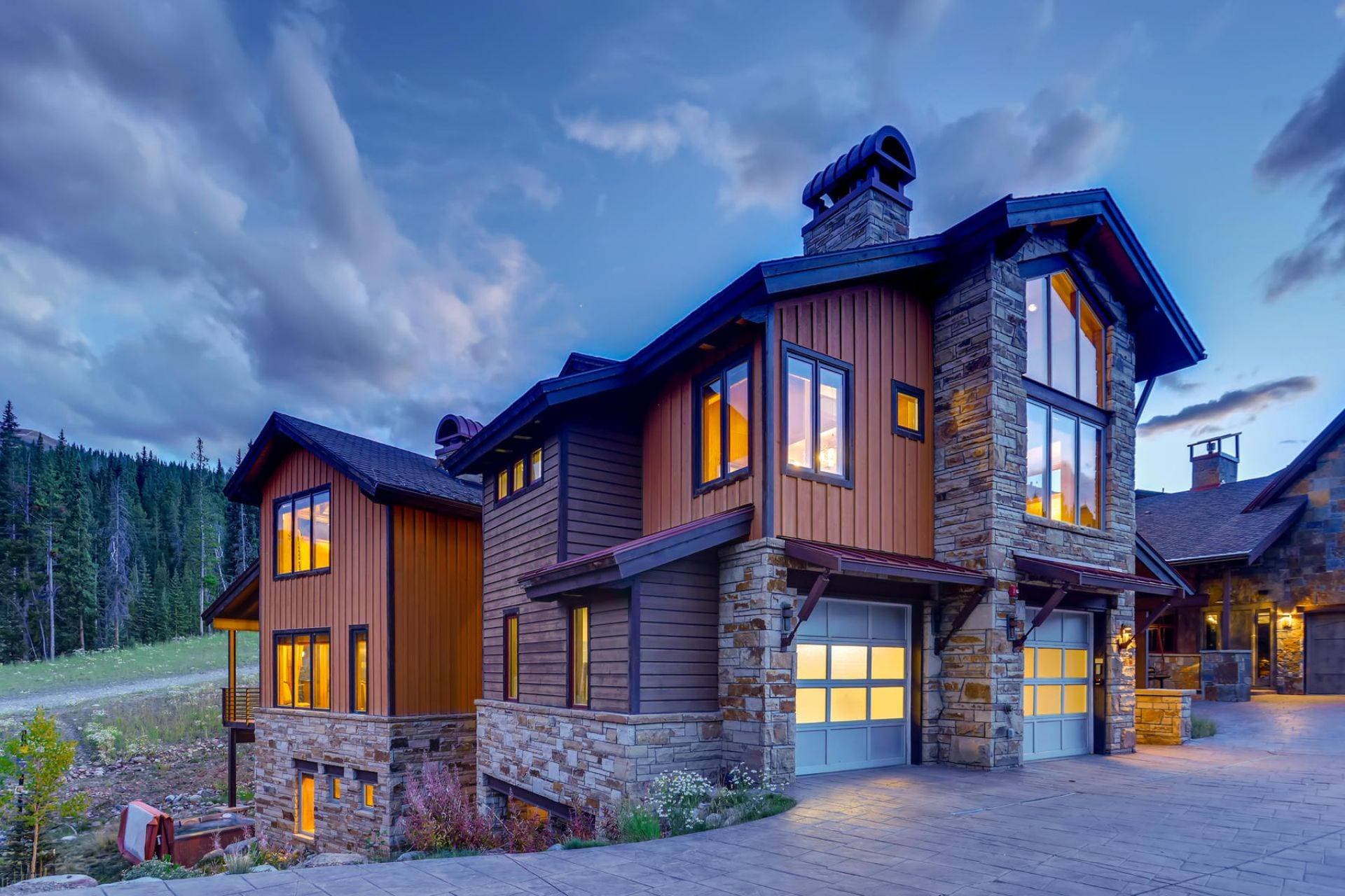 Warming Hut - Image 54