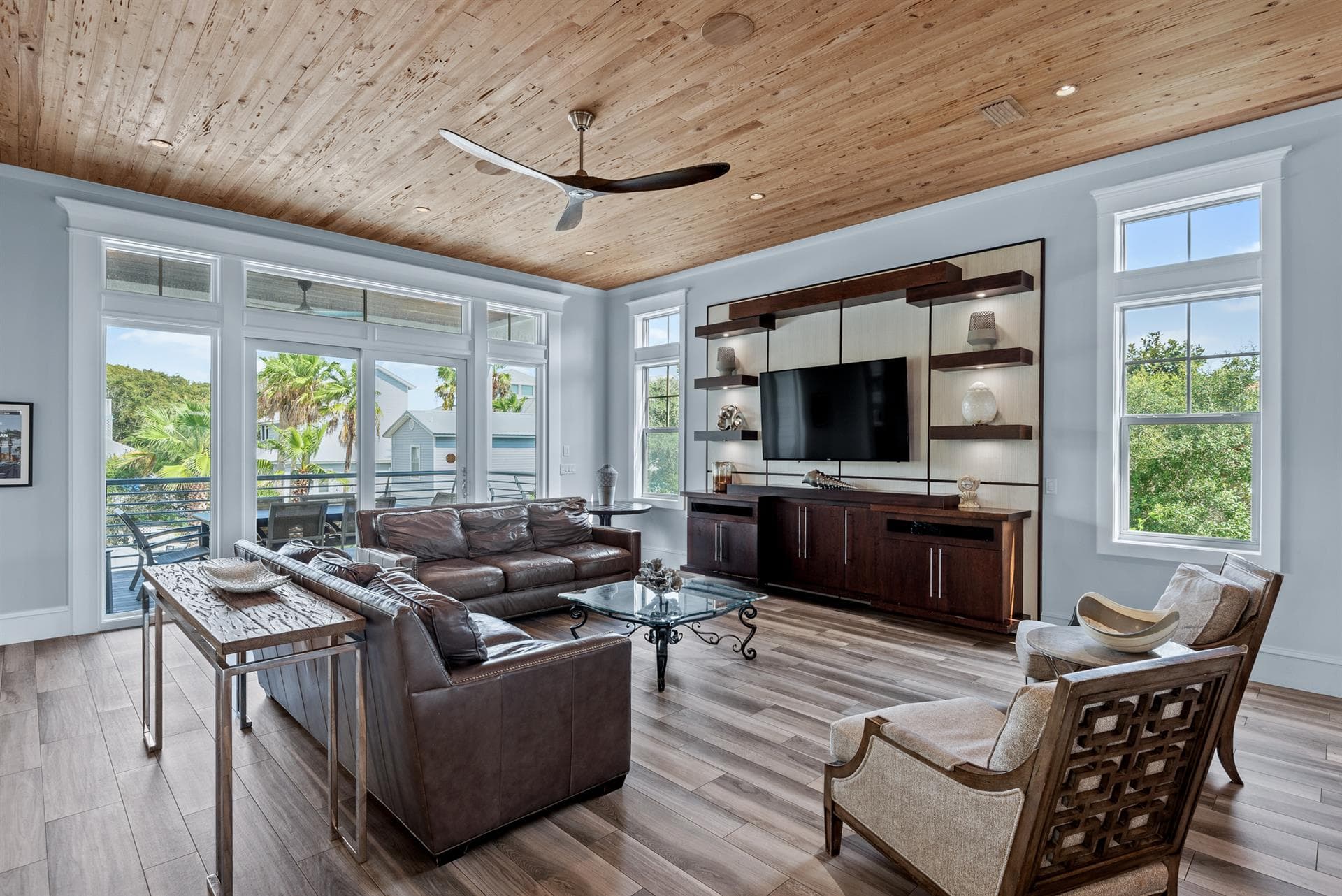 Life Aquatic Villa - Image 37