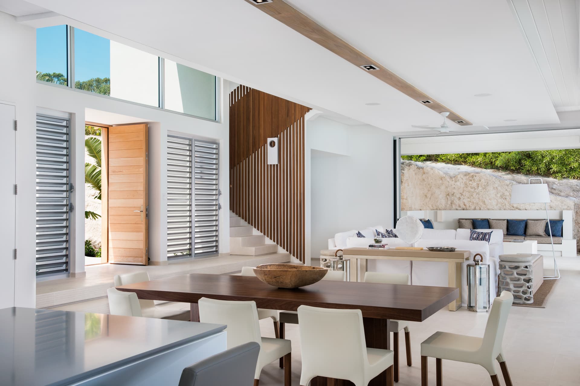 North Shore Four Bedroom Beachfront - Image 2