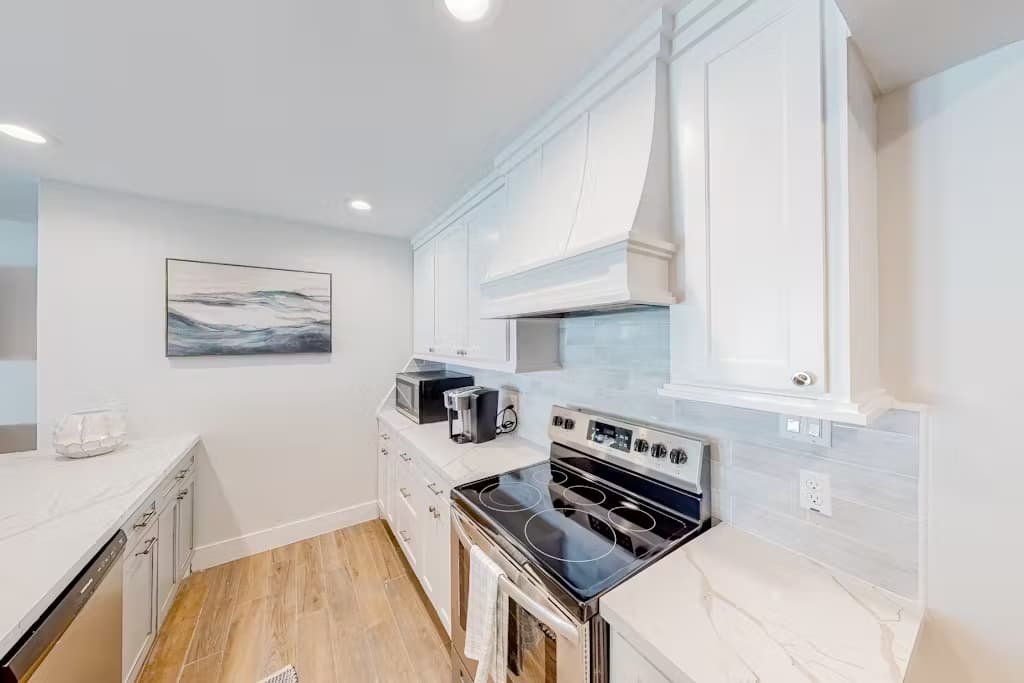 Carolyn's Beach House - Image 7