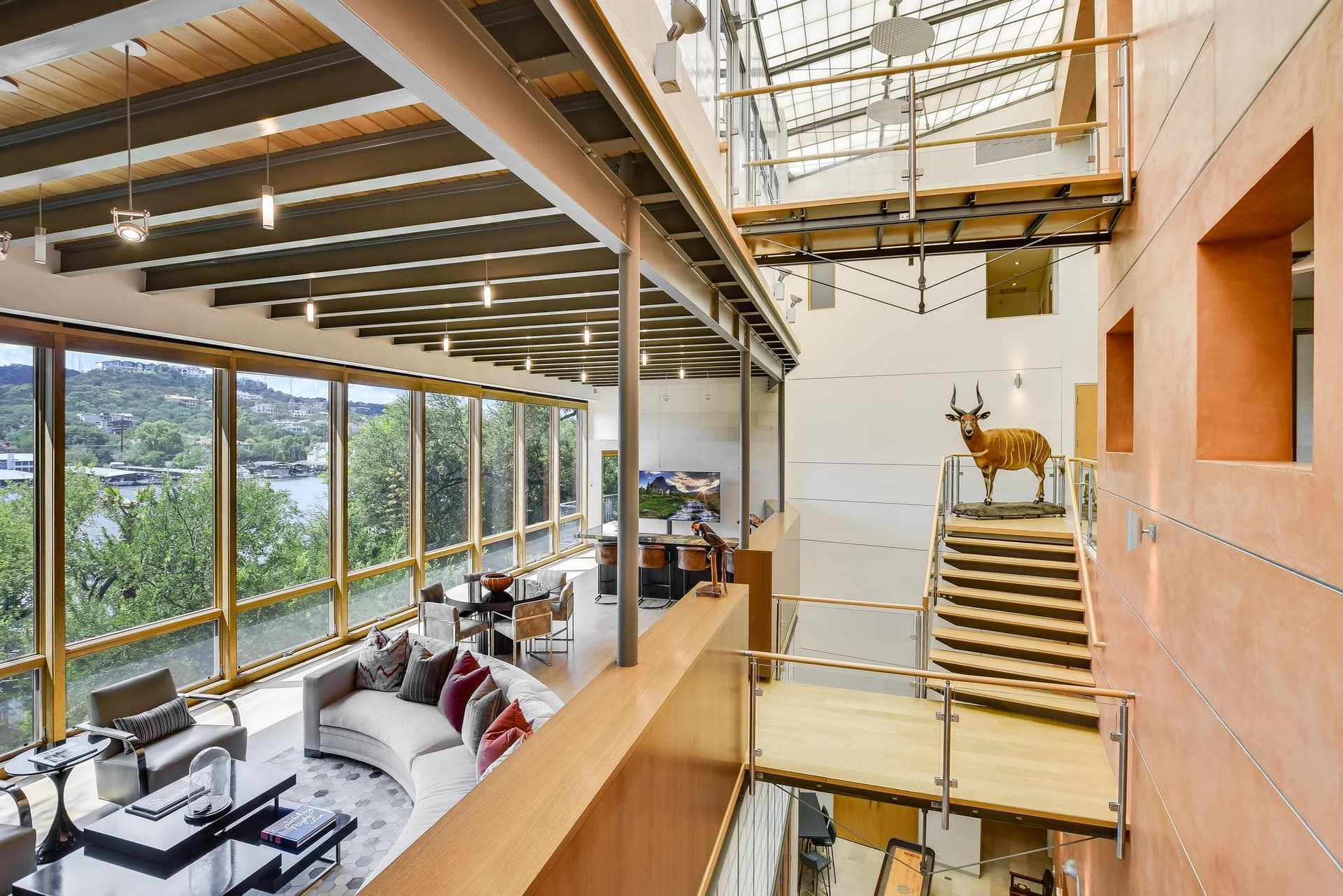 Waterfalls on the Lake Villa - Image 14