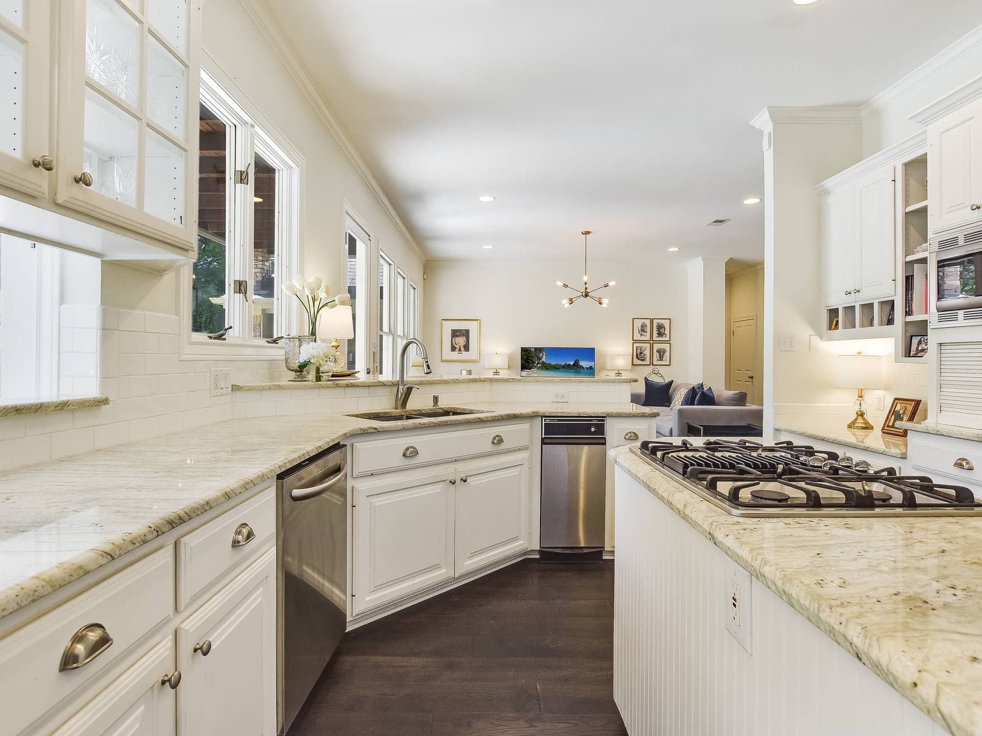 Austin Country Club Estate - Image 13