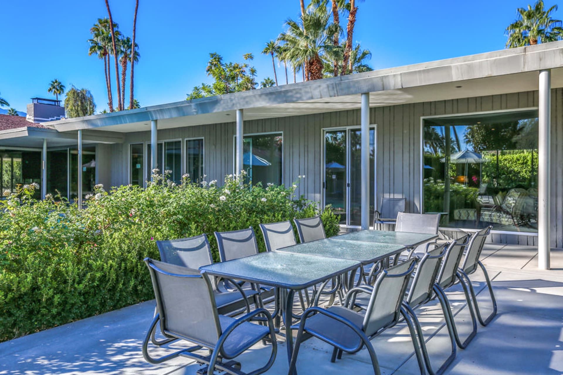 Palm Springs Perfection Manor - Image 45