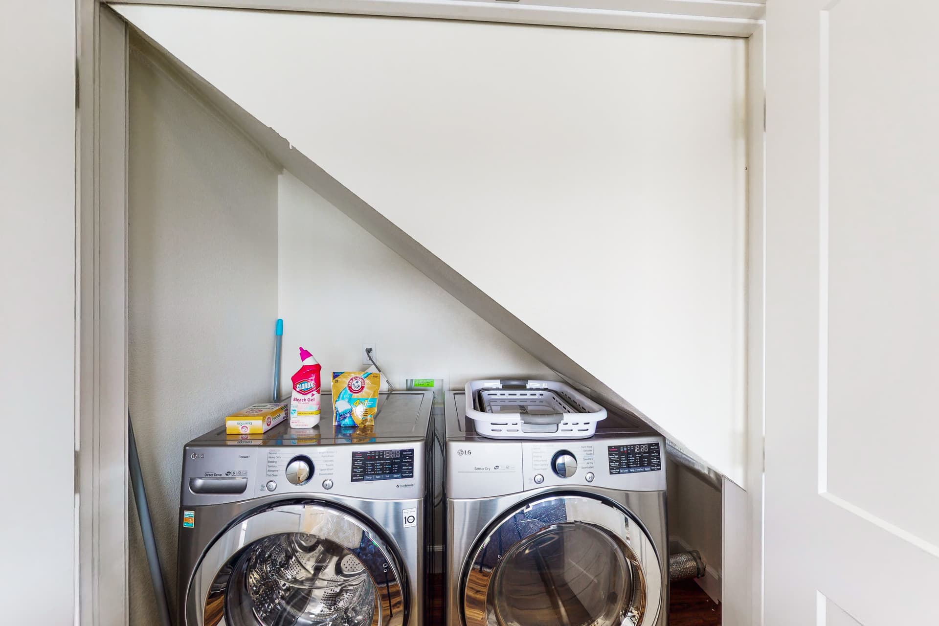 River House - Image 31