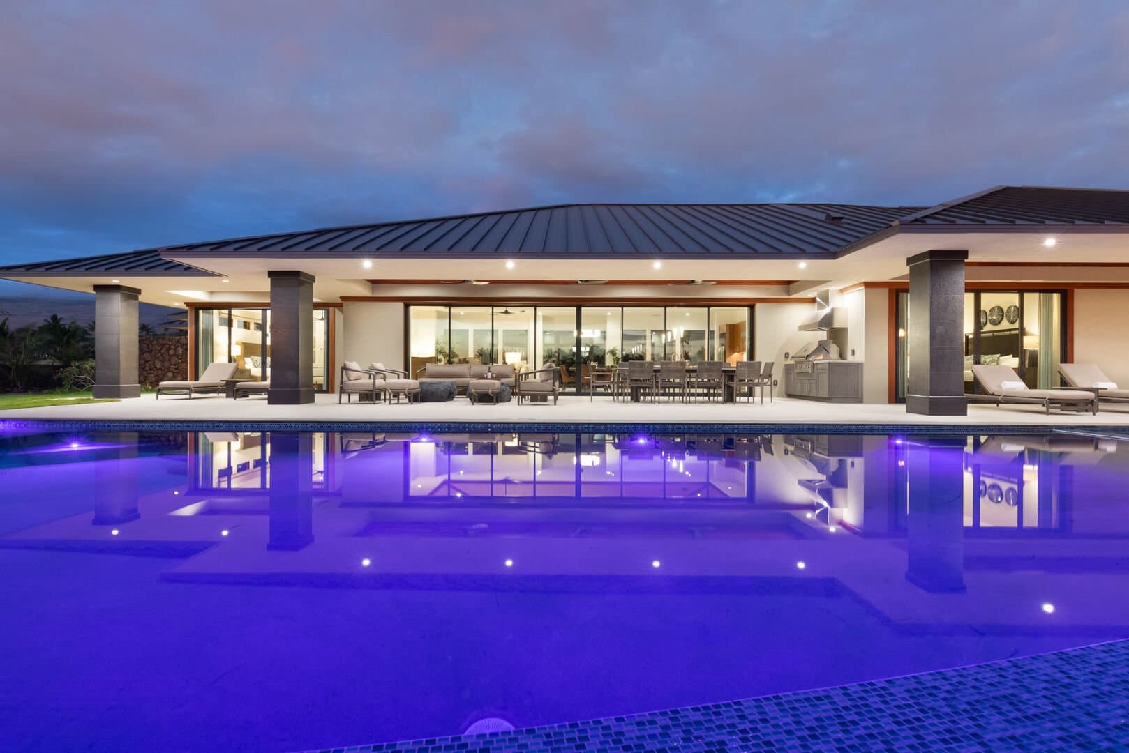 Hawaiian Elegance - Image 58