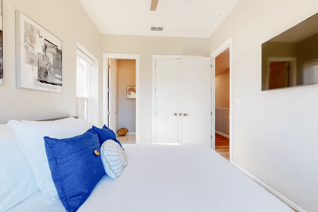 Dolphin Beach House - Image 16