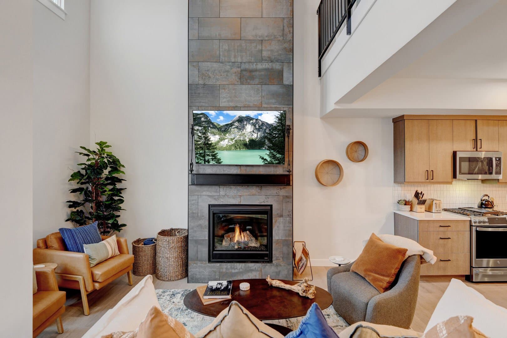 Arrow Luxury Loft #219 - Image 10