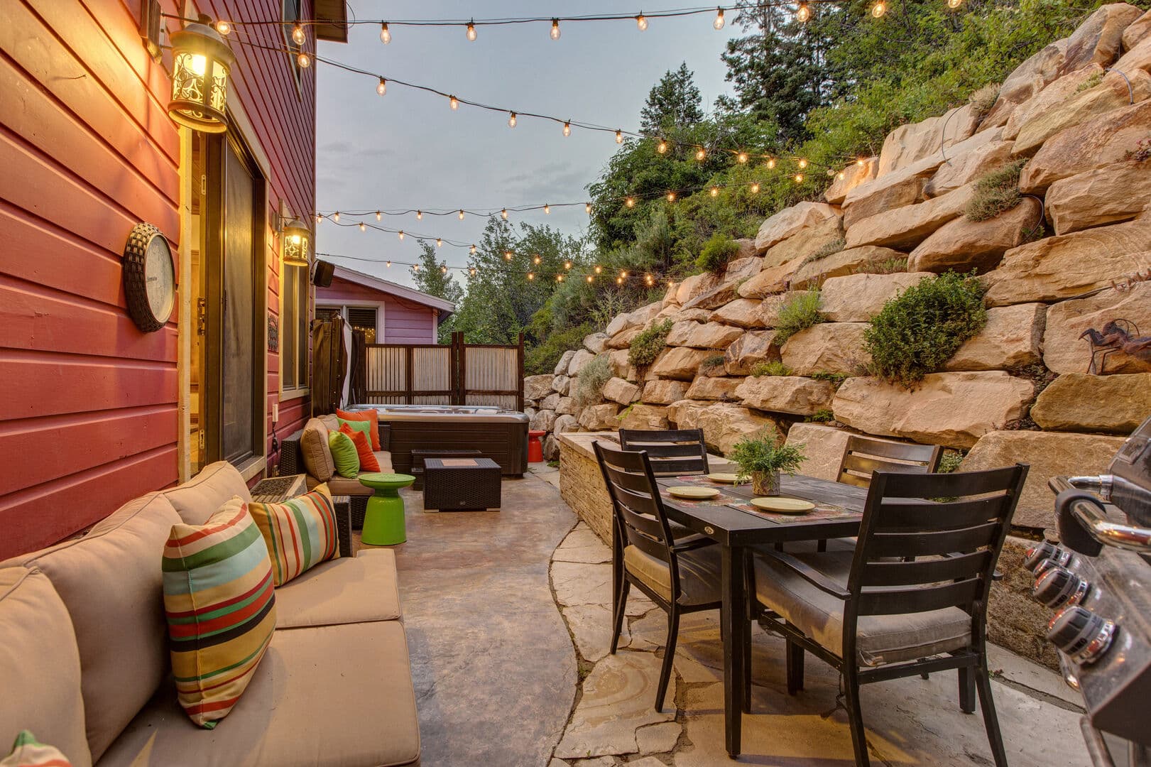 Daly Canyon House - Image 29