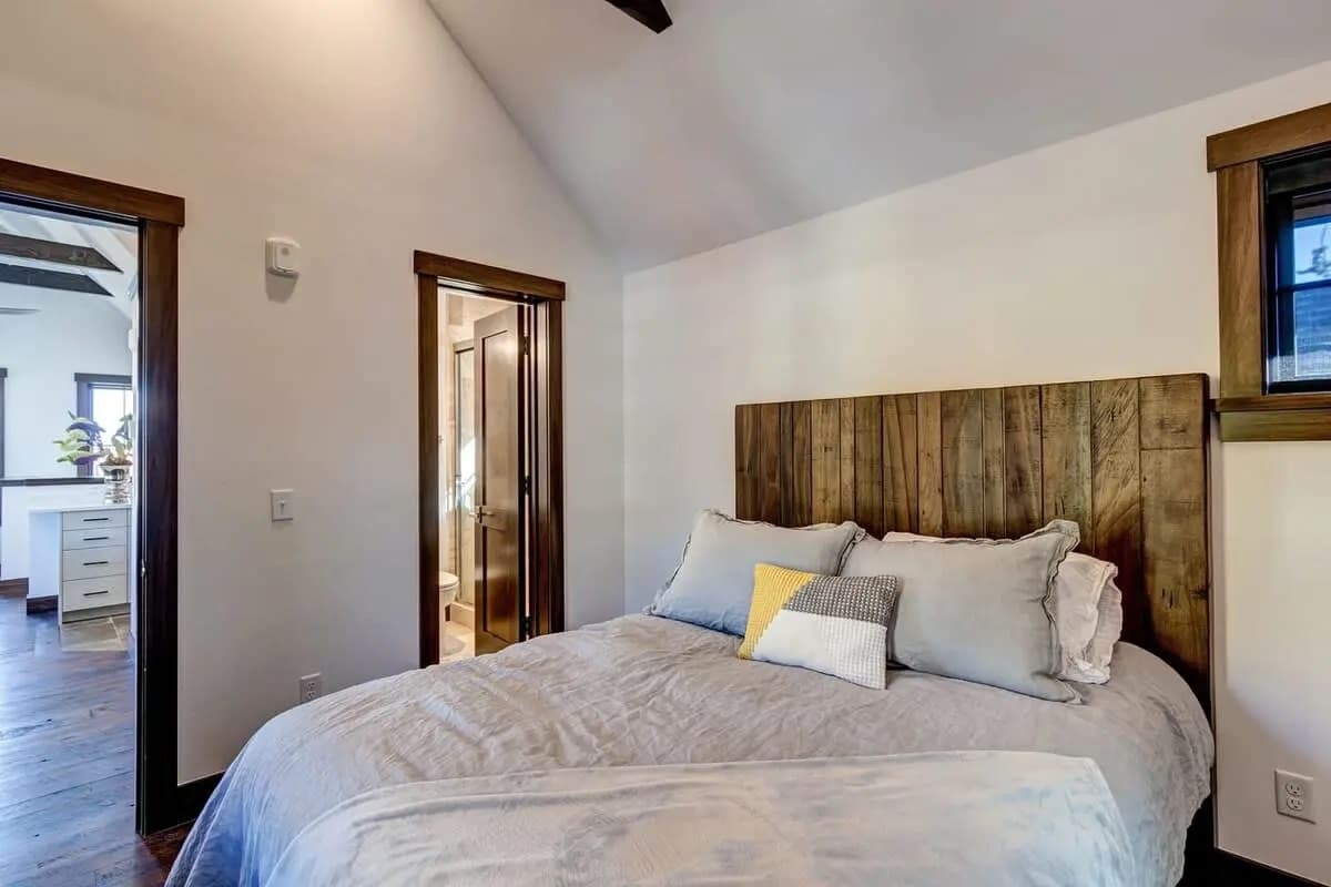 Aurum Condo - Image 9