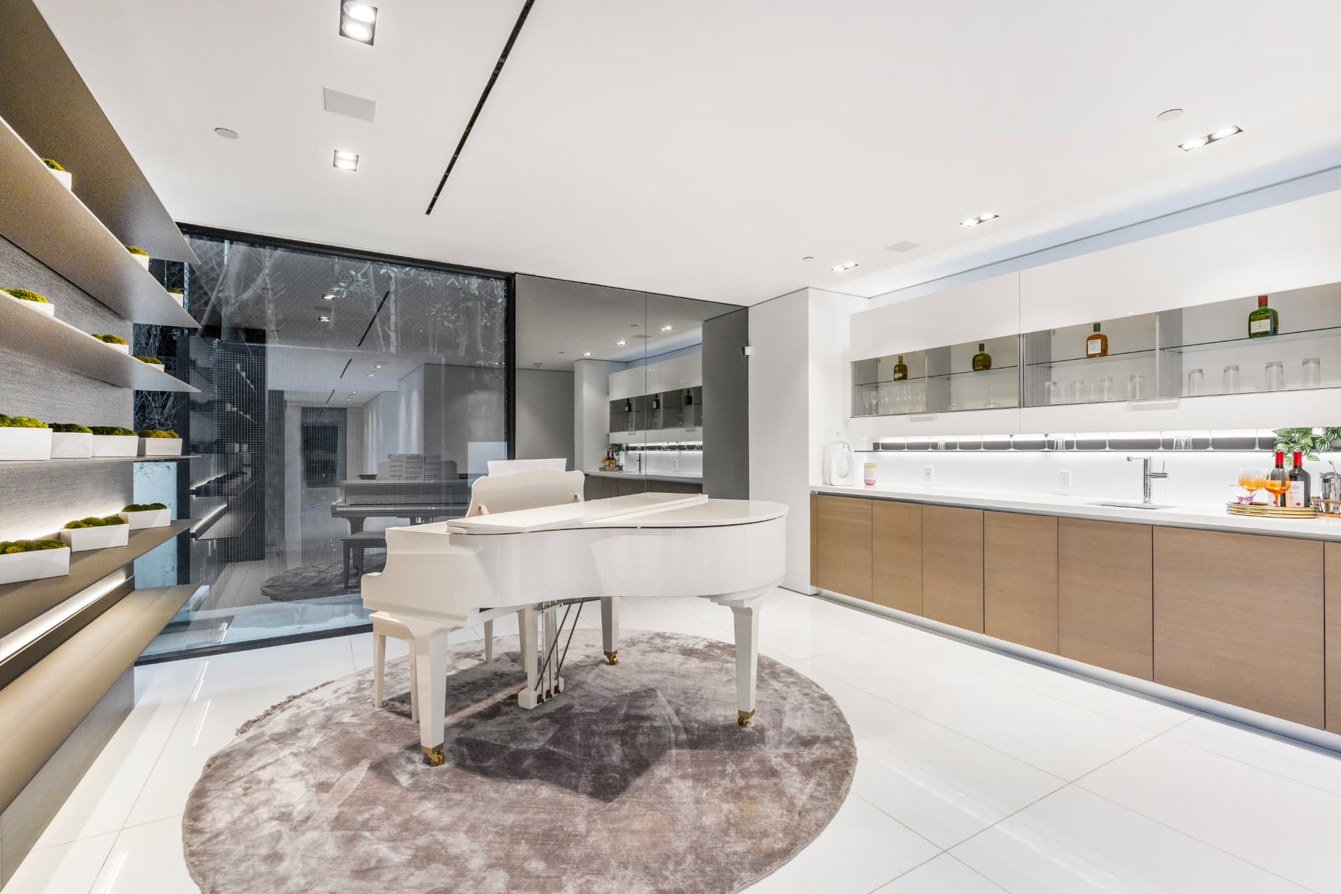 Lago Vista Modern - Image 14