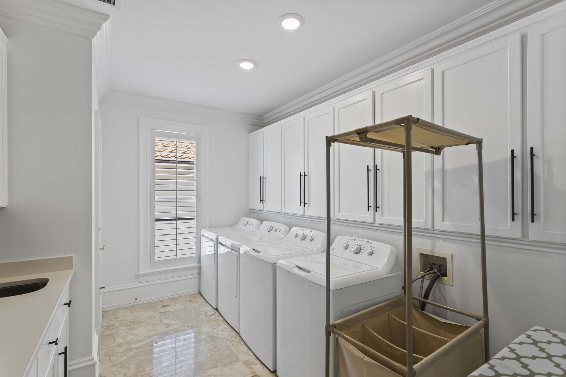 Kings View Manor - Image 30