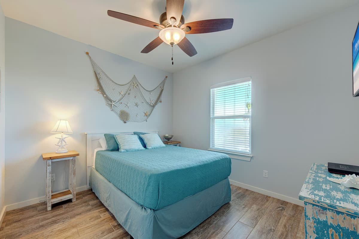 Postcard From Paradise - Image 20