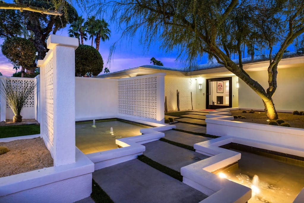 Monroe Hideaway - Image 32