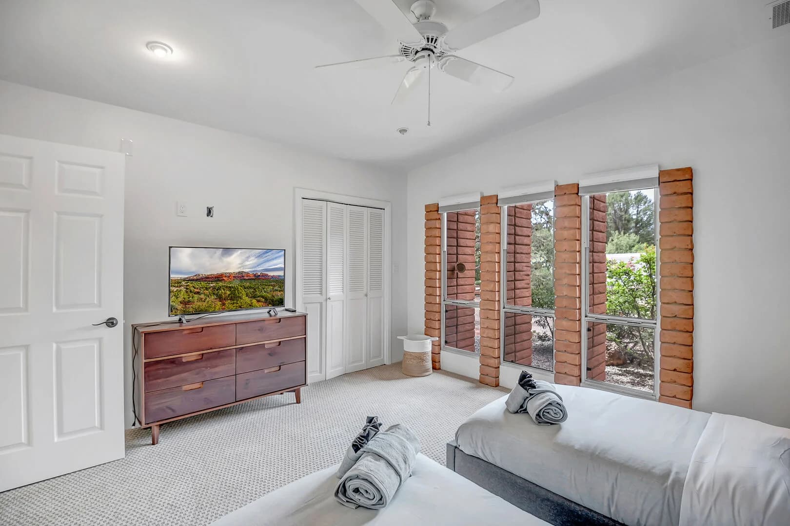 Cathedral Oasis - Image 18