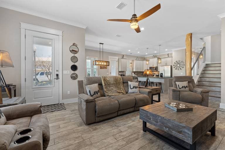 Aquaholic House - Image 8