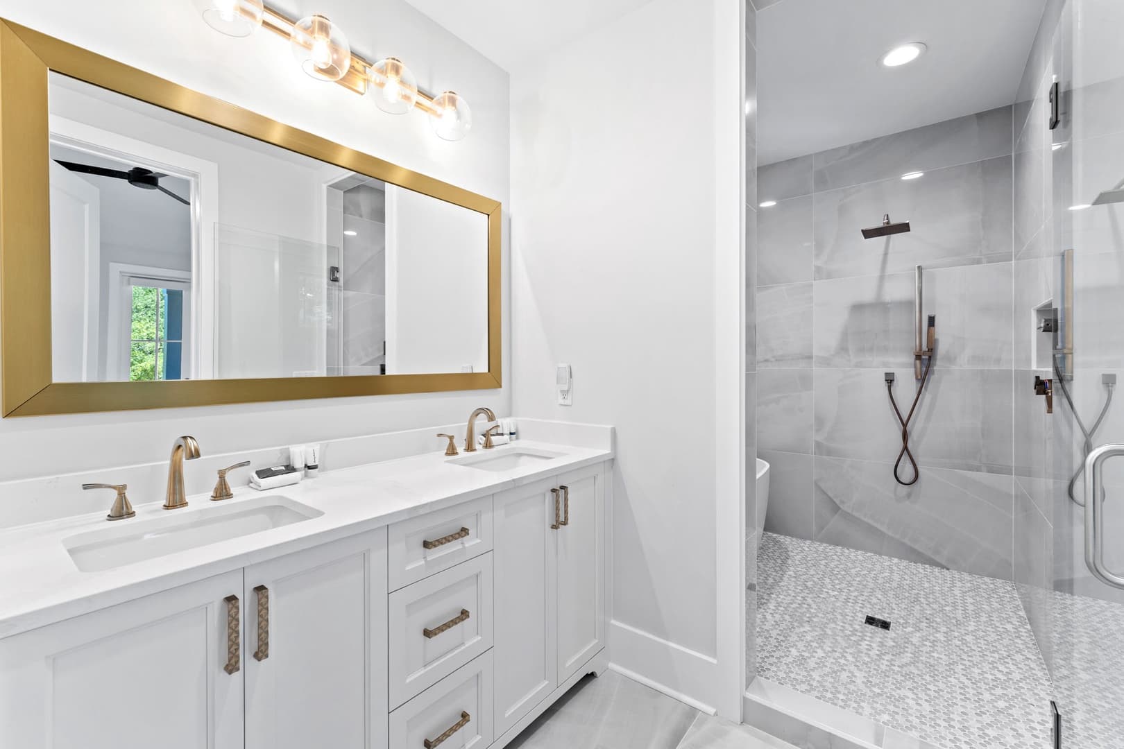 Peacock Place - Image 33