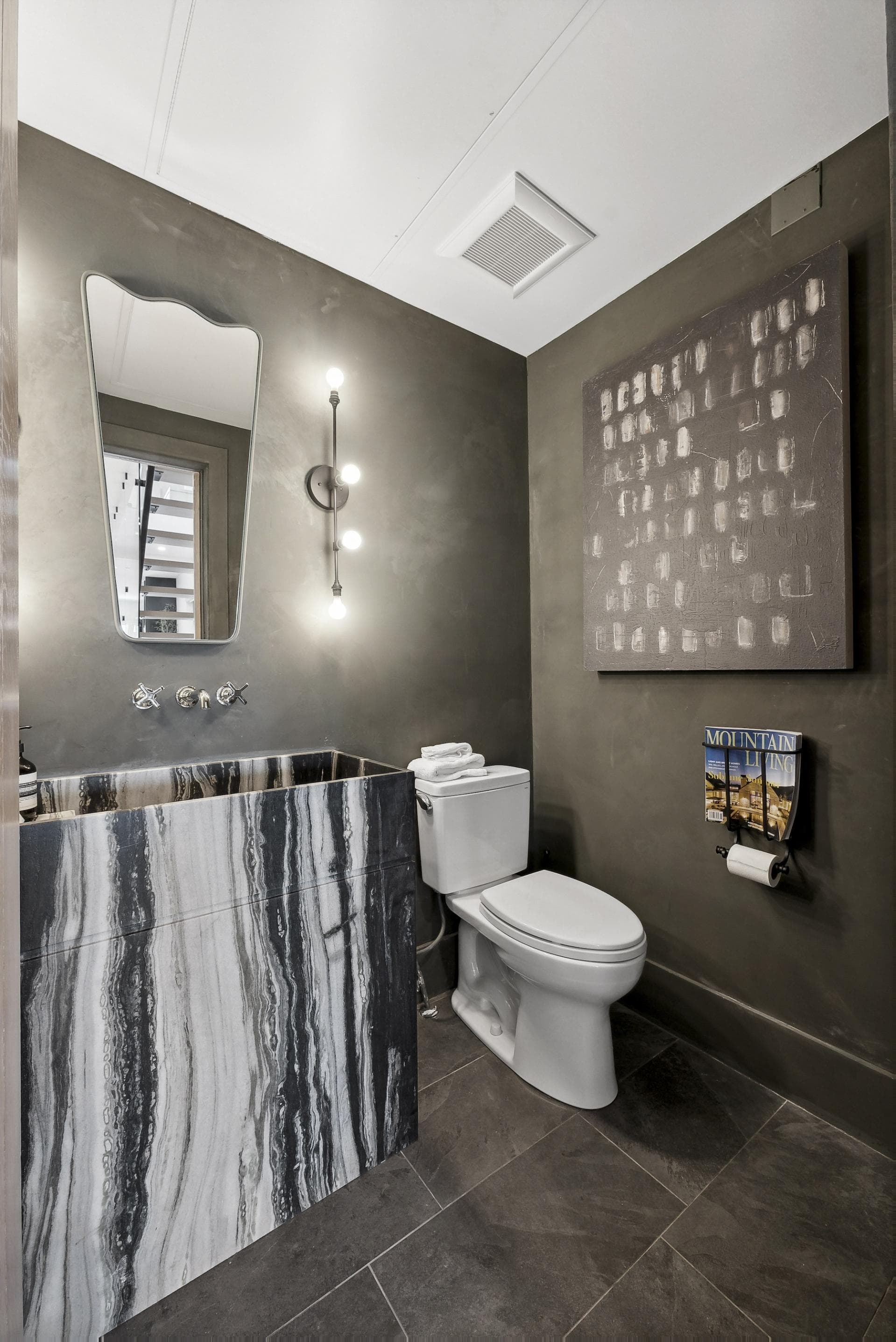 Slopeside Modern in Kings Crown - Image 14