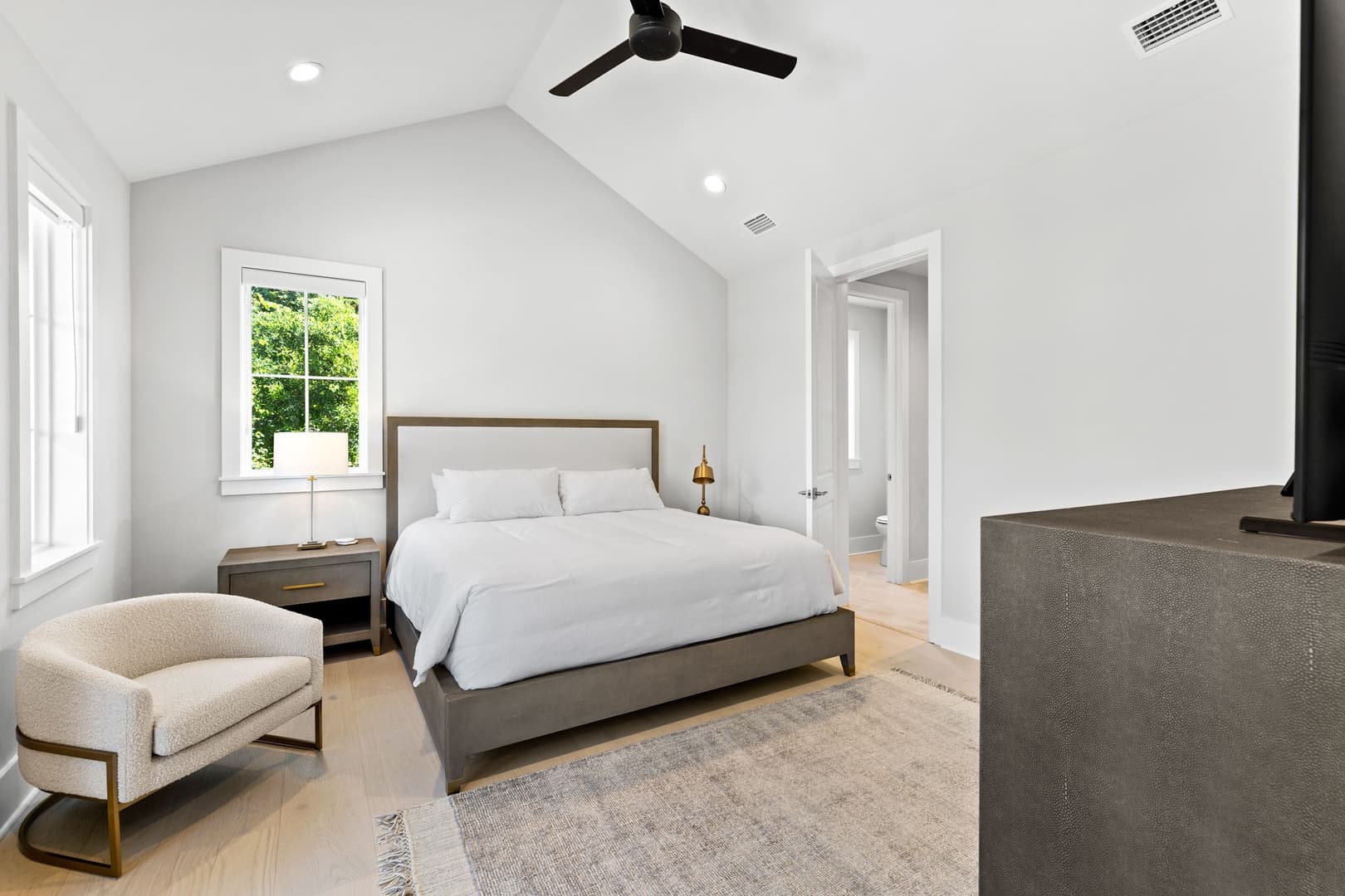 Peacock Place - Image 31