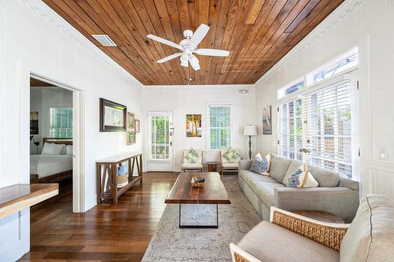 Papa's Hideaway - Image 3