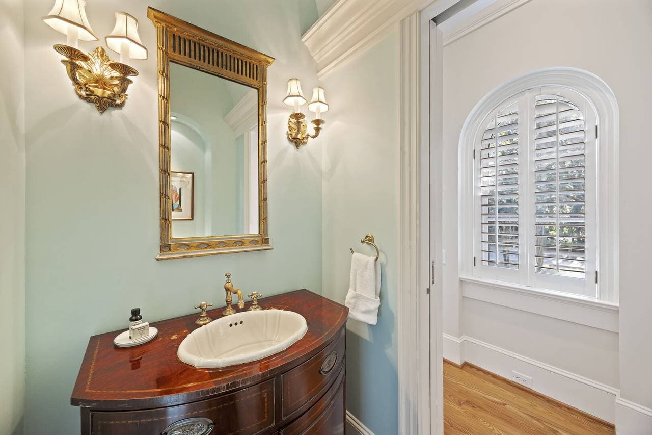 Yellow Throat Lane - Image 34