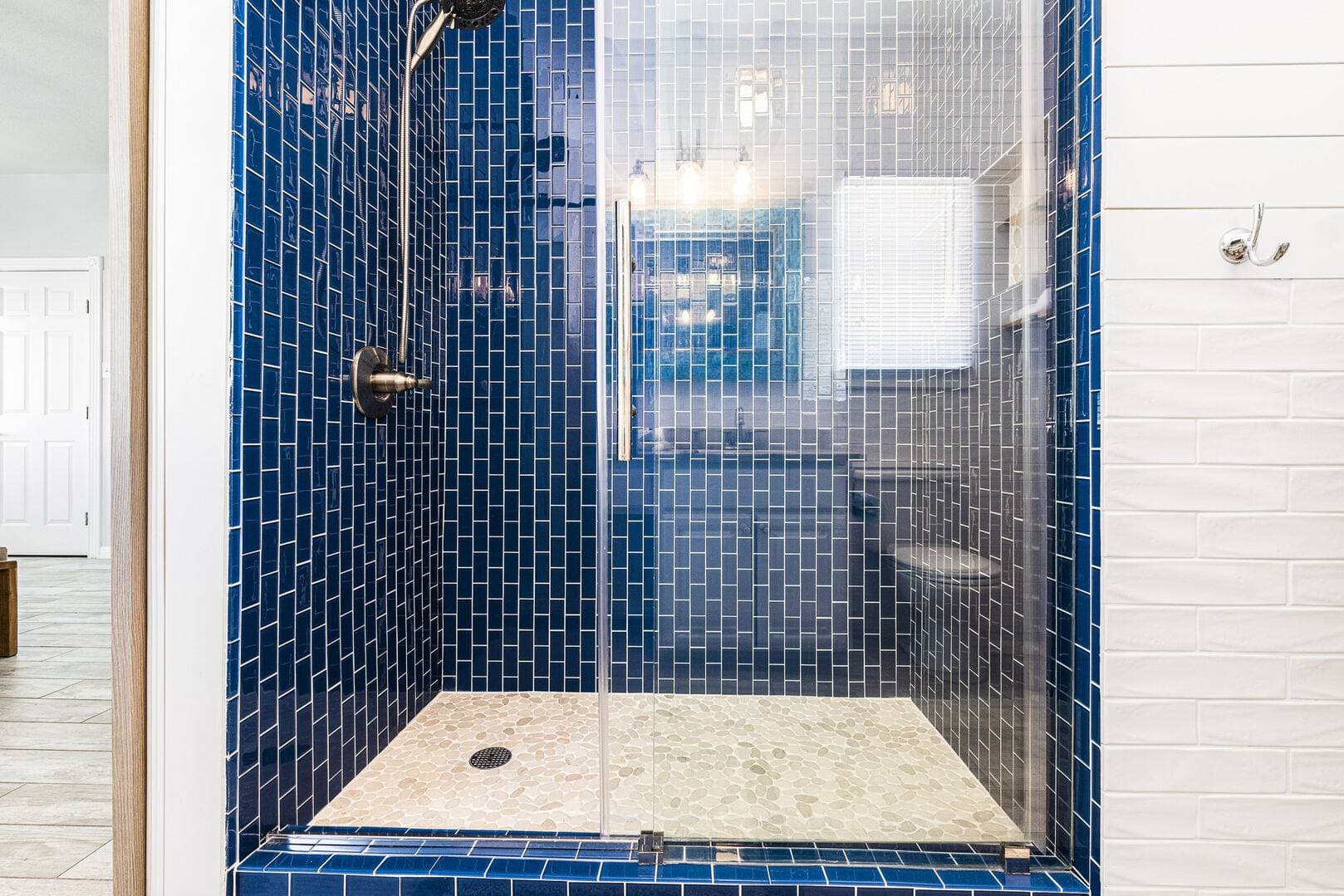 Blue Fin Oasis - Image 43