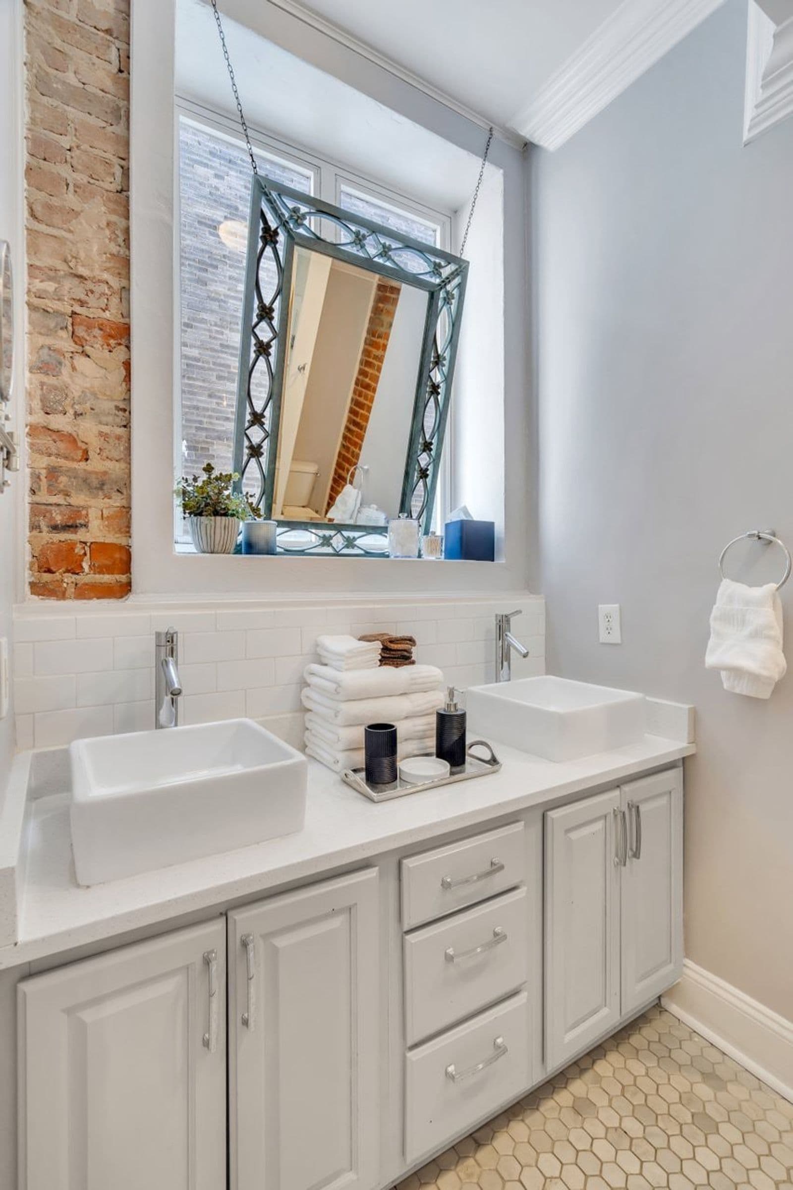 Crescent City Condo - Image 27