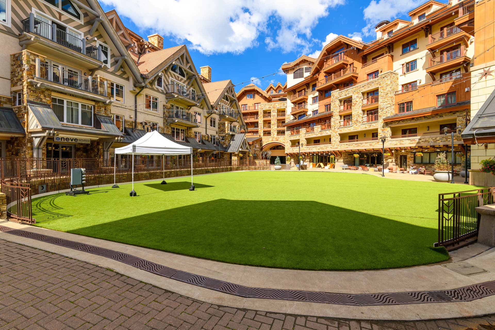 Sky High at the Plaza - Image 61