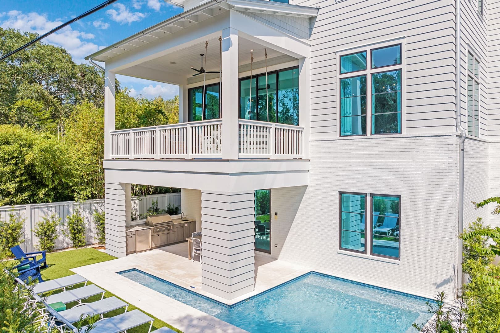 Bearfoot By The Sea - Image 58