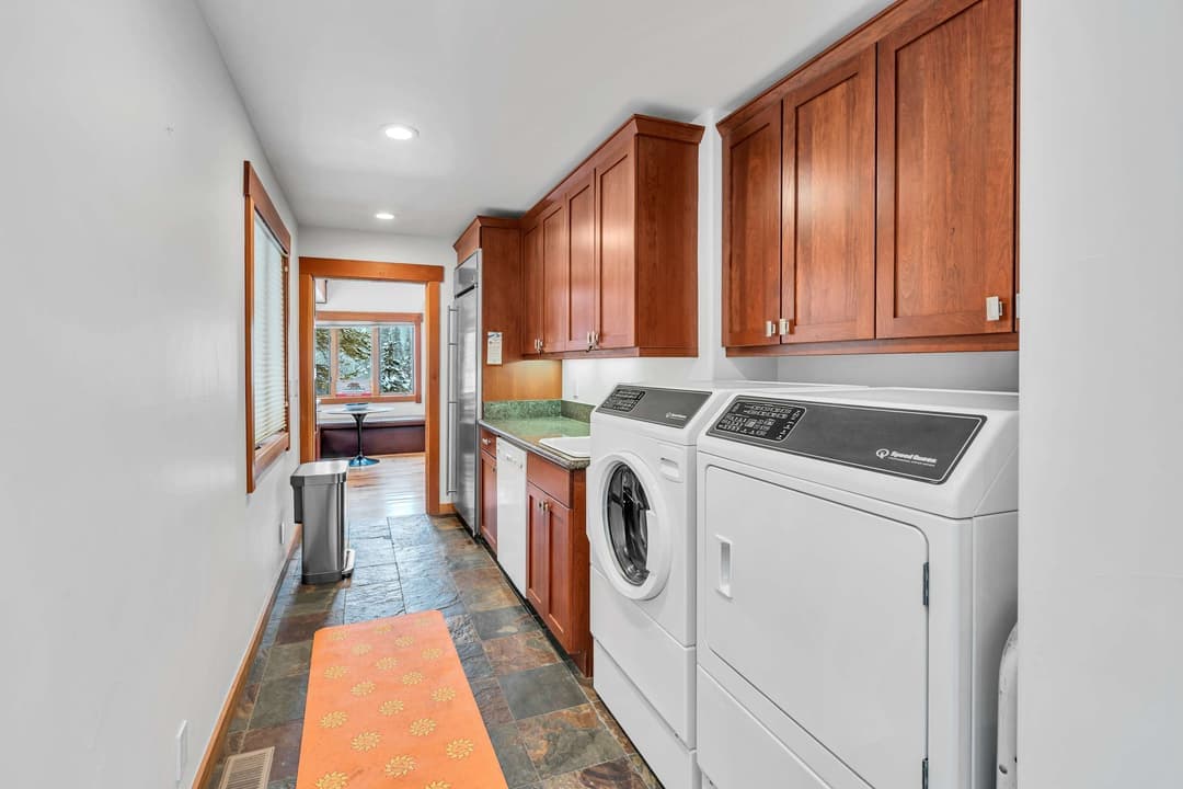 Stunning Mountain Gem - Image 42