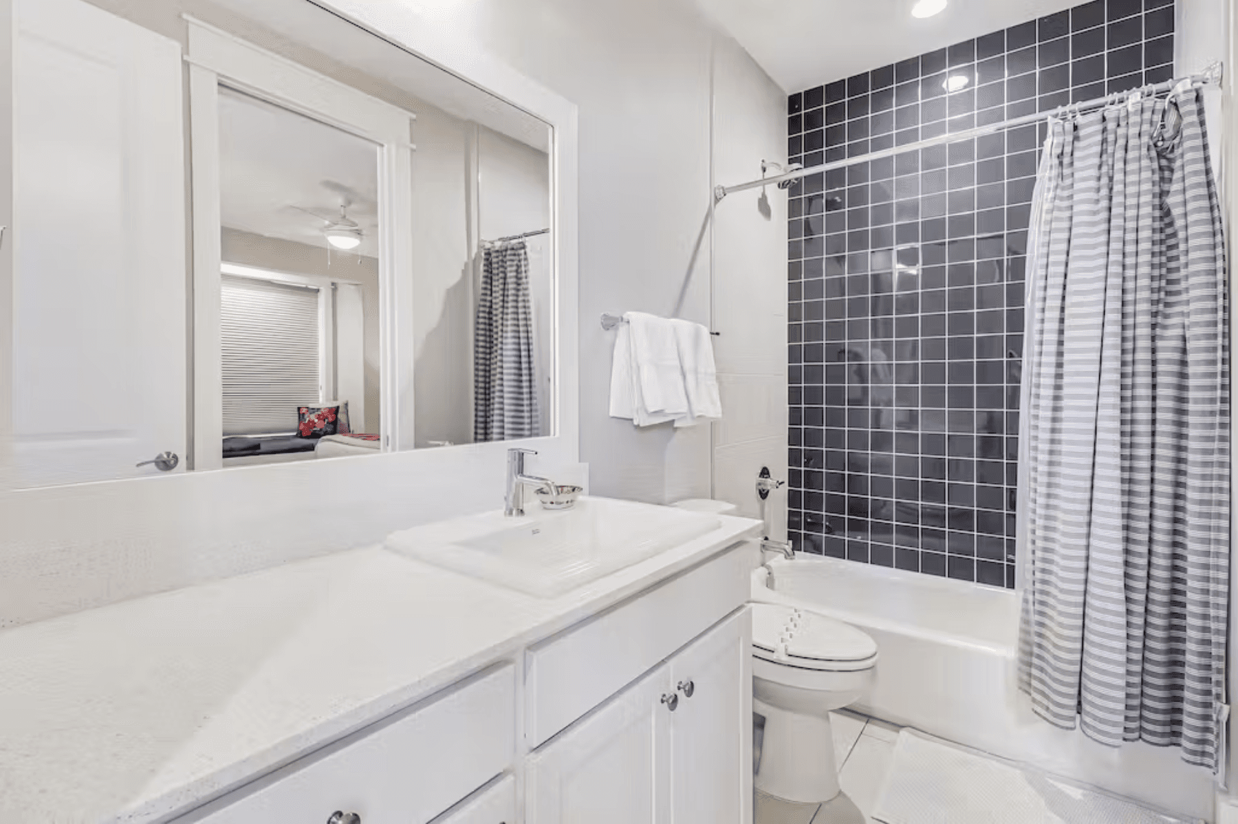 Sunset and Bay Home - Image 22