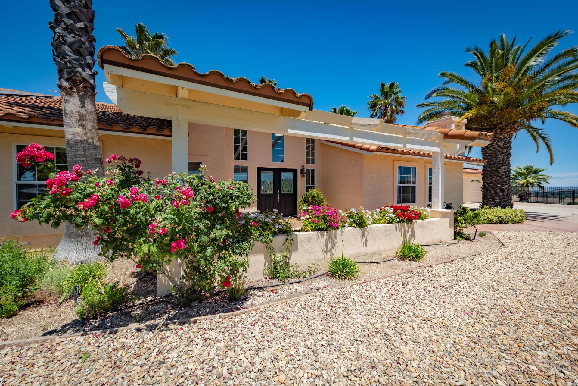 Hilltop Oasis Place - Image 2