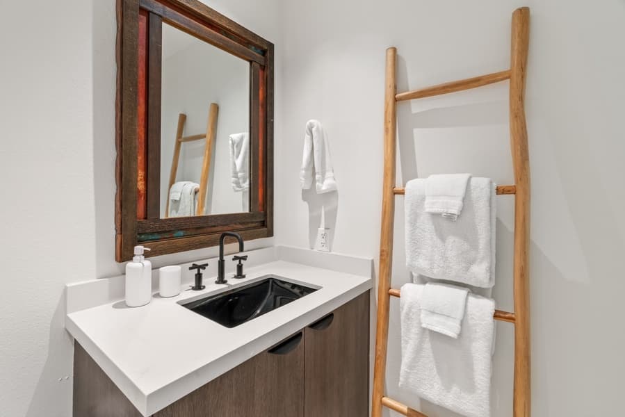 Mana Wahine - Image 19