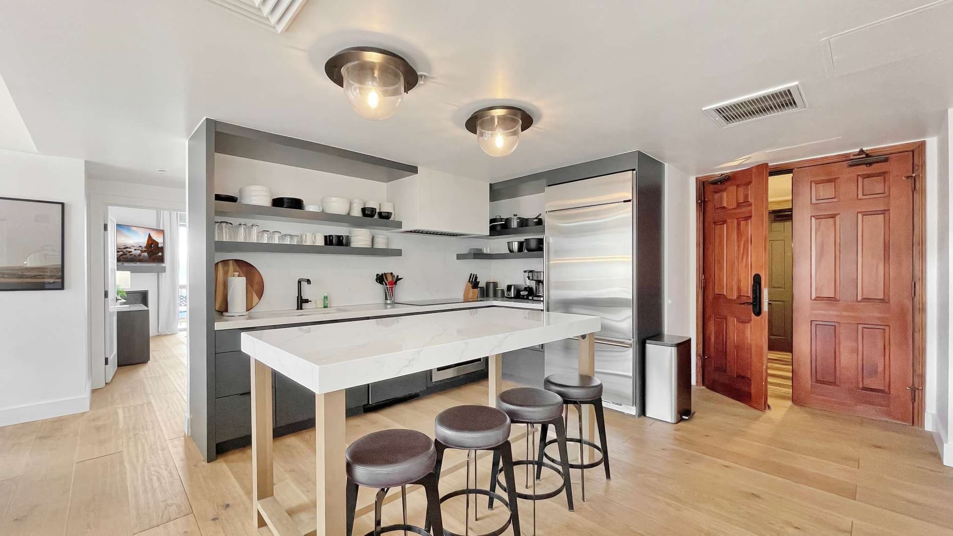 Sneaux Shack - Image 5