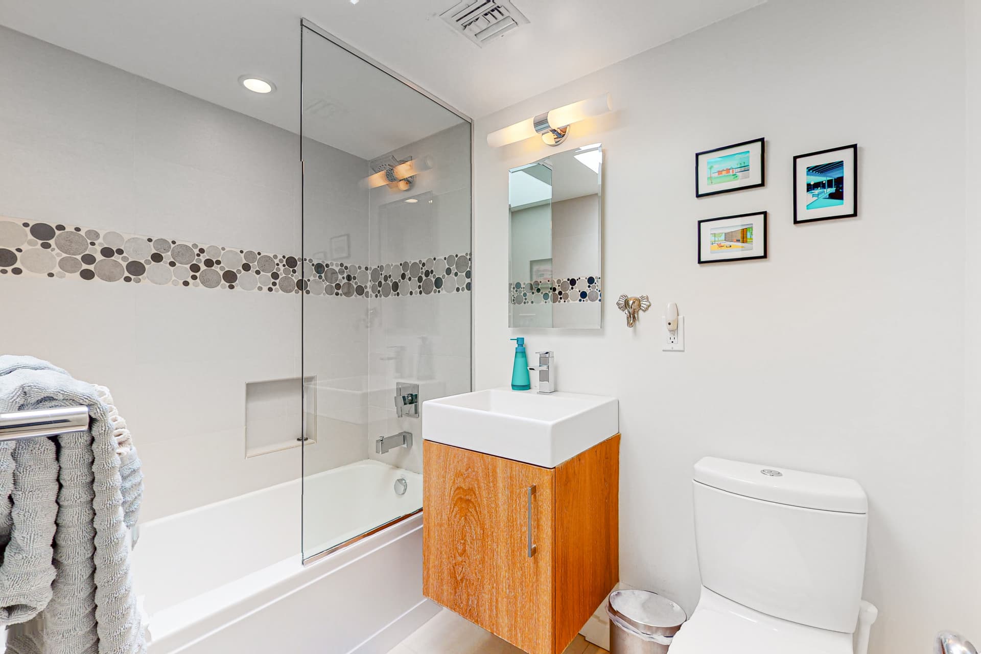 Six Palms Home - Image 16