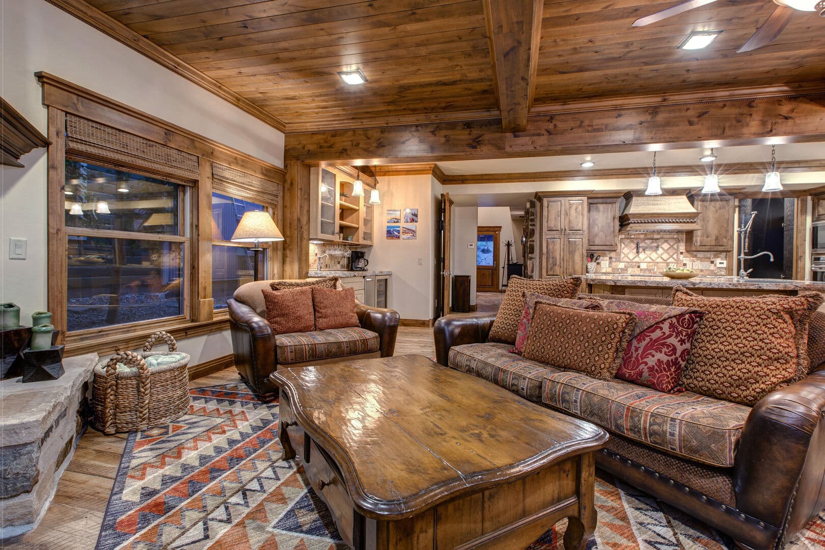 Daly Canyon House - Image 4