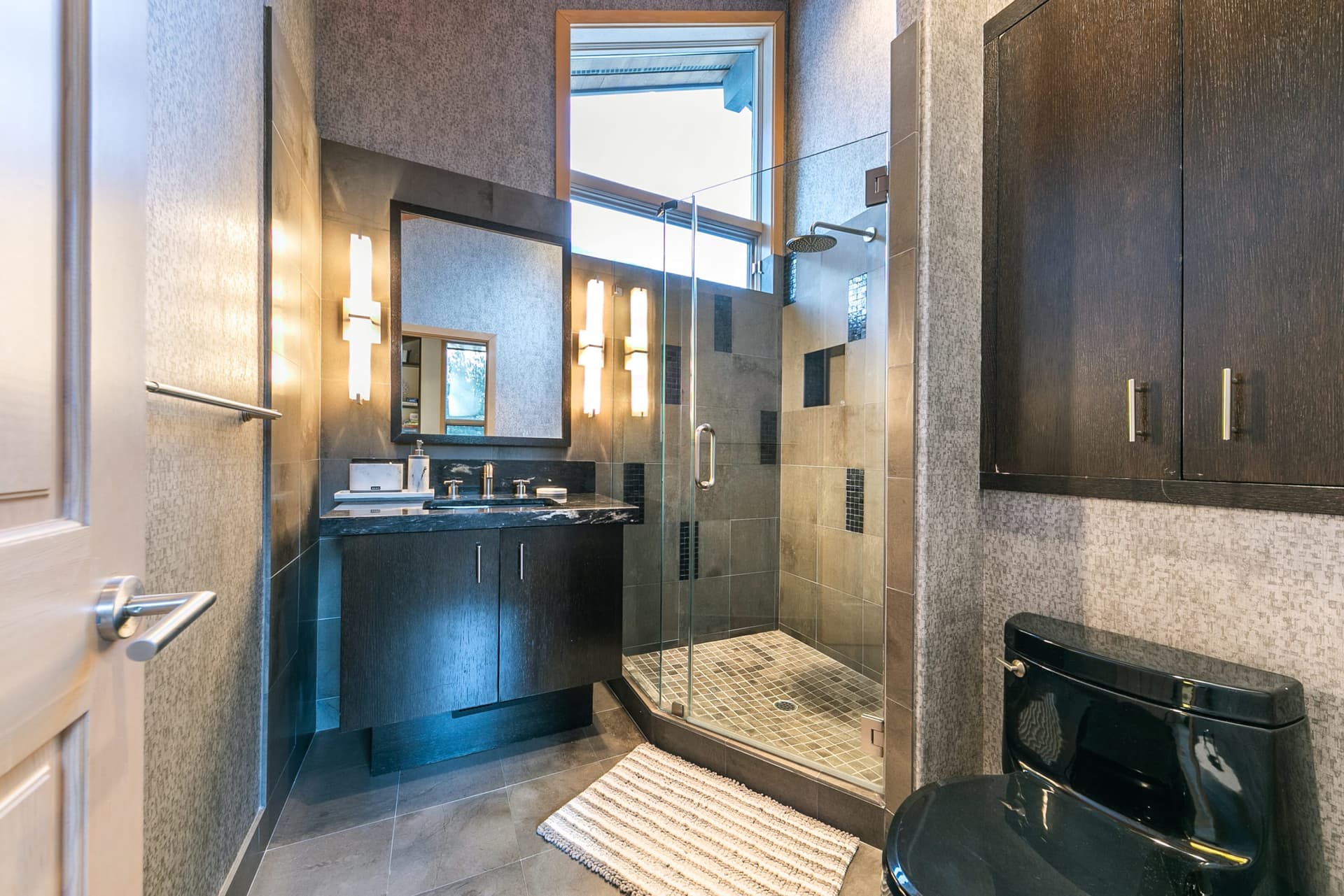 Bright Alpine Retreat - Image 35