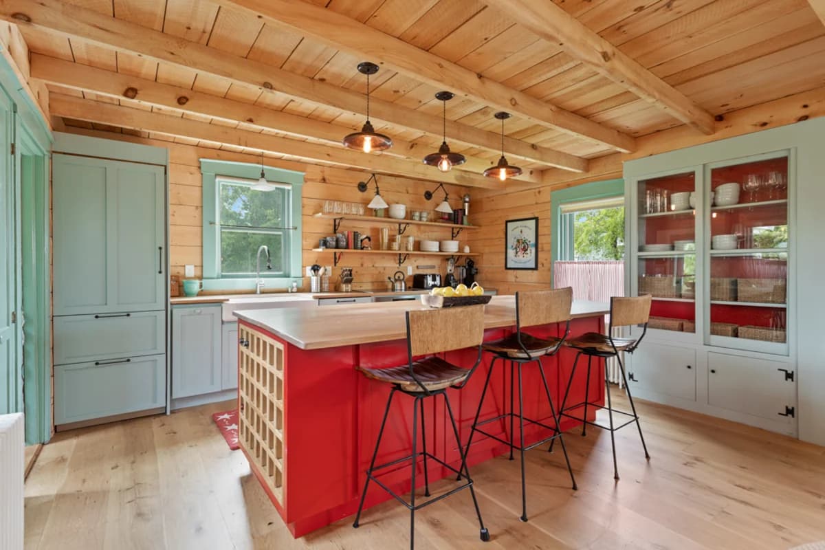 Chatham Farmhouse - Image 8