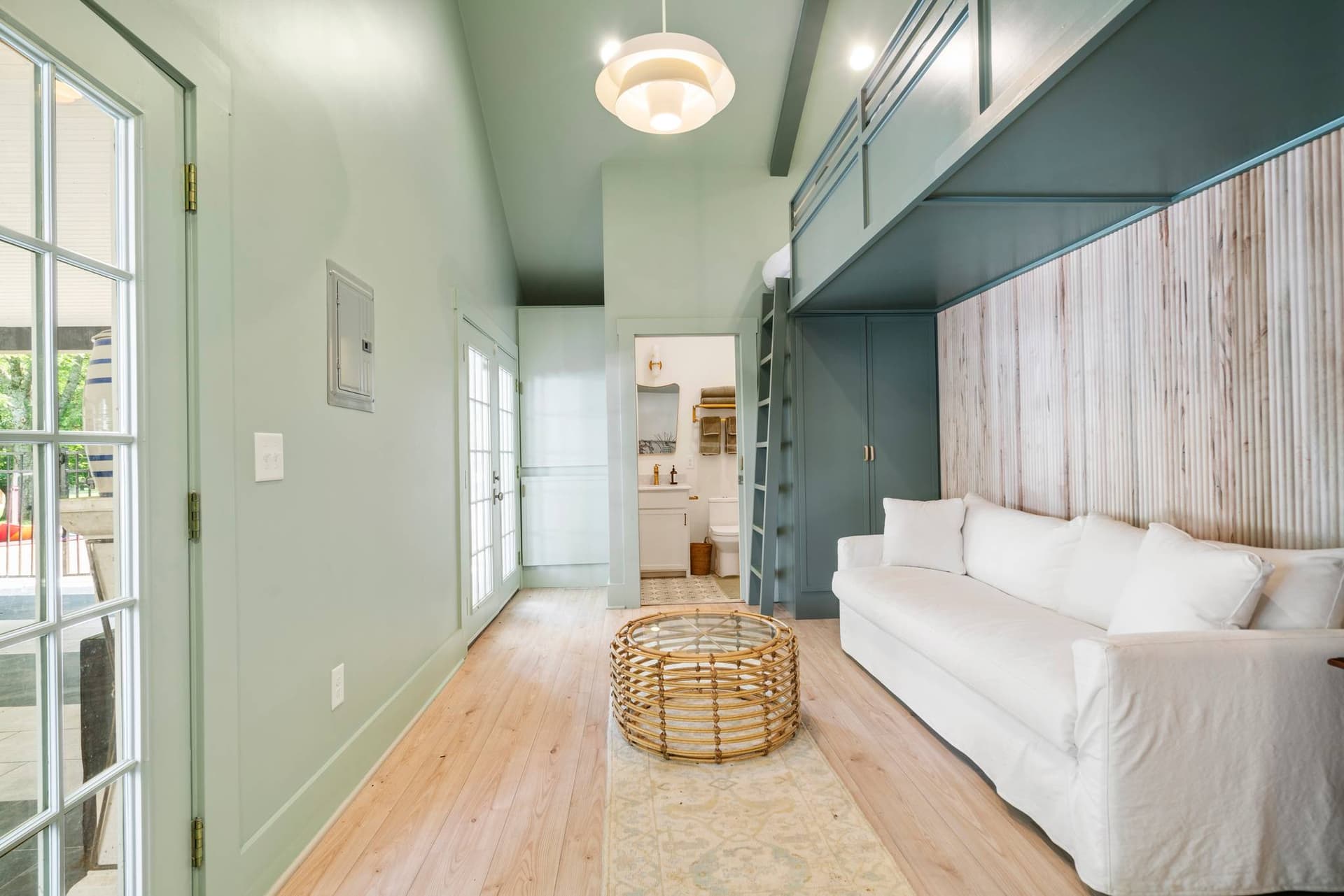 Nashville Entertainer - Image 21